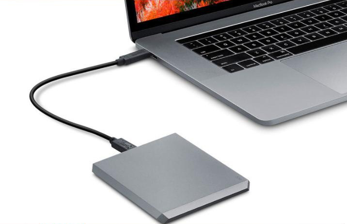 Mac の交換用 USB ケーブルまたは USB ポート